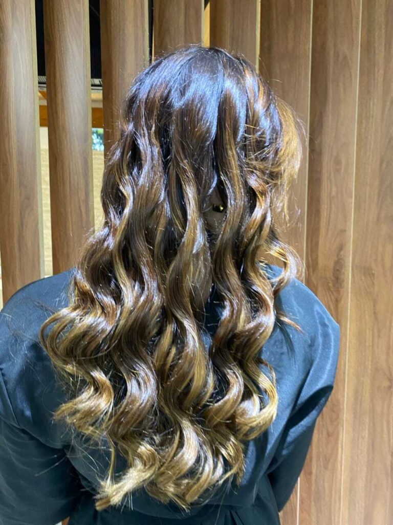 Coloração e mechas · Espaço Aliáh Saúde e Beleza — salão de beleza em Jardim das Tulipas, Holambra - SP