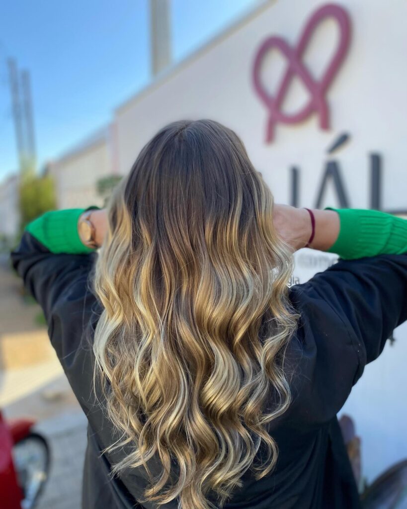 Coloração e mechas – Espaço Aliáh Saúde e Beleza, Holambra - SP – foto 2