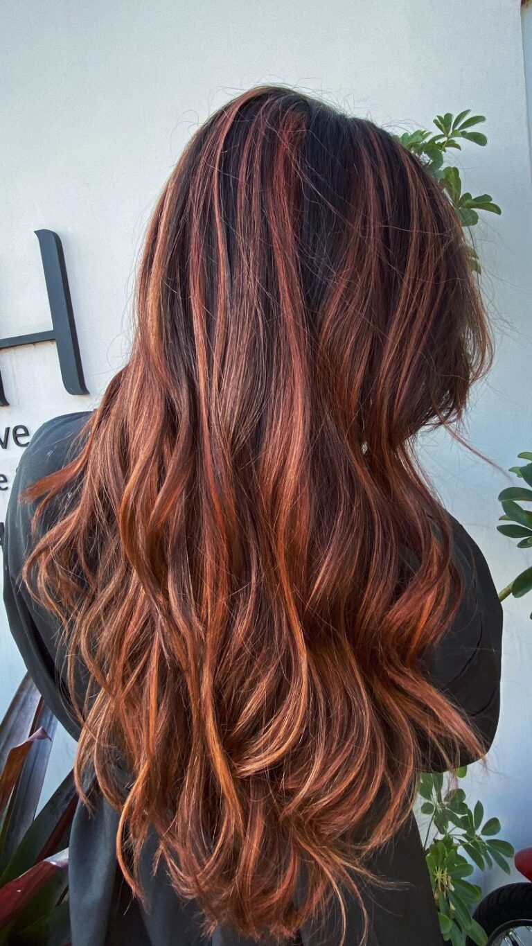 Coloração e mechas · Espaço Aliáh Saúde e Beleza — salão de beleza em Jardim das Tulipas, Holambra - SP