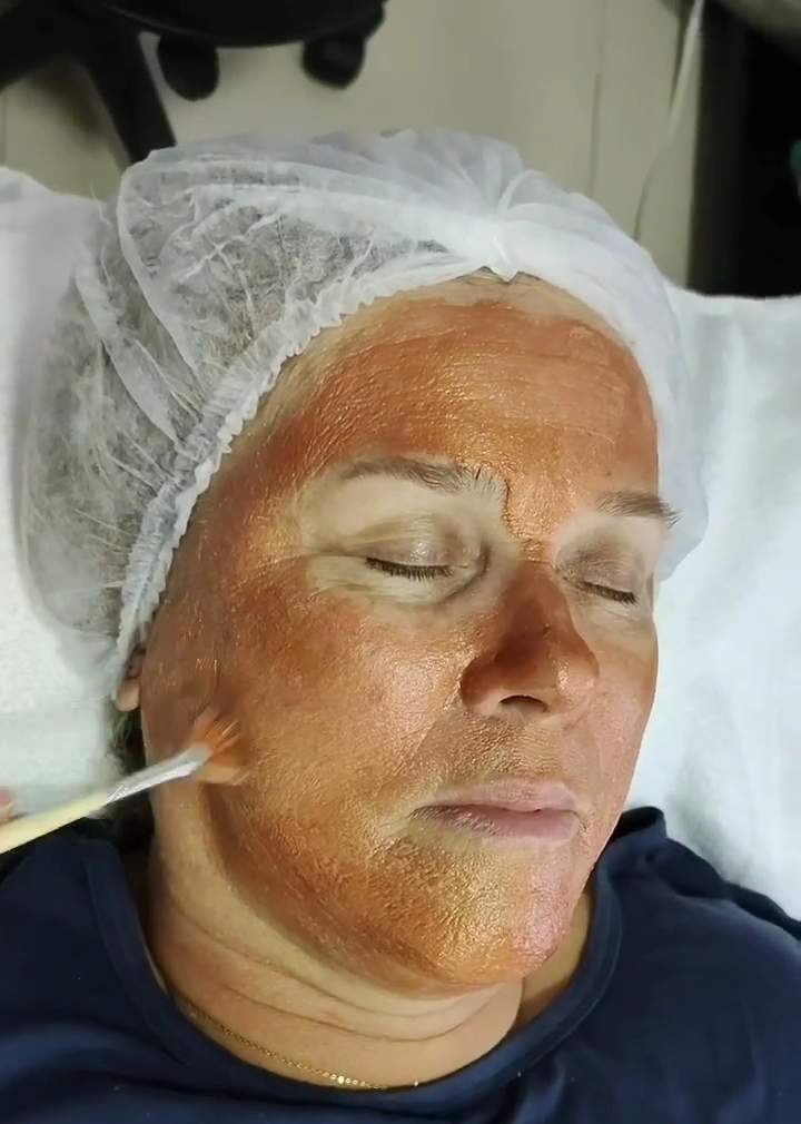 Estética facial · Espaço Aliáh Saúde e Beleza — salão de beleza em Jardim das Tulipas, Holambra - SP